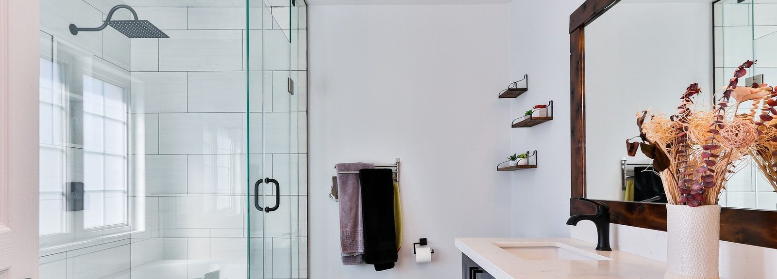Modern Well Designed Frameless Shower Door Enclosure